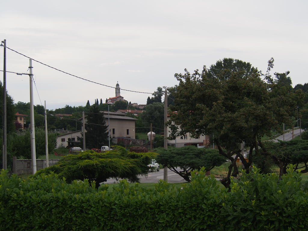 Alloggio Agrituristico Ai Tre Castelli Moruzzo Exterior photo